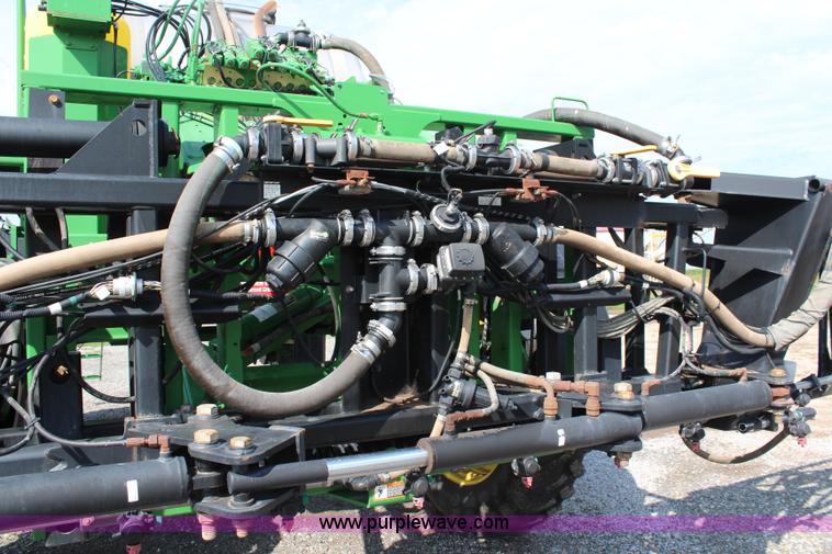 image for item J2131 2010 John Deere 4930 self-propelled sprayer