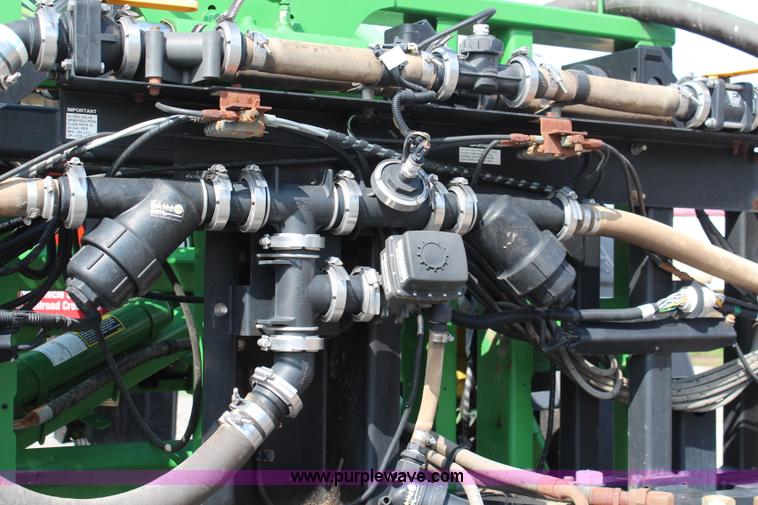 image for item J2131 2010 John Deere 4930 self-propelled sprayer