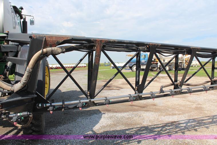 image for item J2131 2010 John Deere 4930 self-propelled sprayer