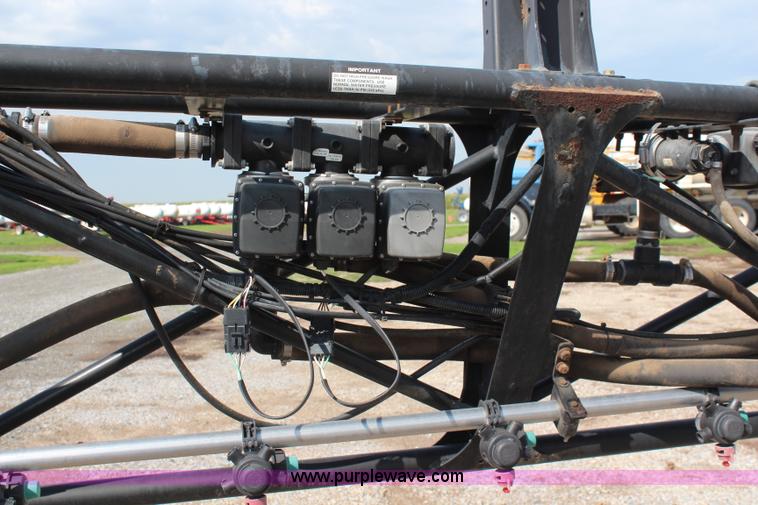 image for item J2131 2010 John Deere 4930 self-propelled sprayer