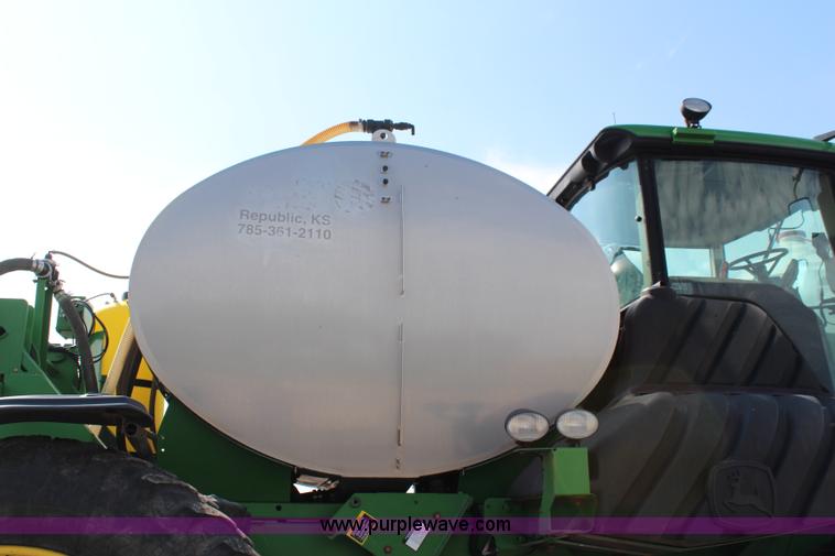 image for item J2131 2010 John Deere 4930 self-propelled sprayer