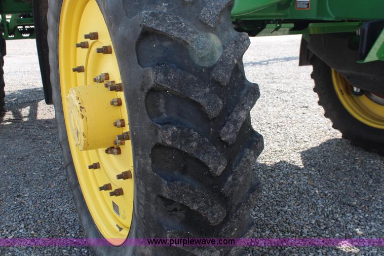 image for item J2131 2010 John Deere 4930 self-propelled sprayer