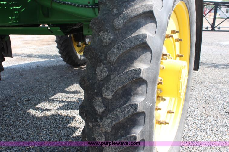 image for item J2131 2010 John Deere 4930 self-propelled sprayer