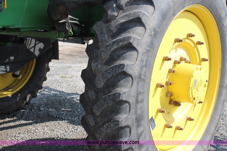 image for item J2131 2010 John Deere 4930 self-propelled sprayer