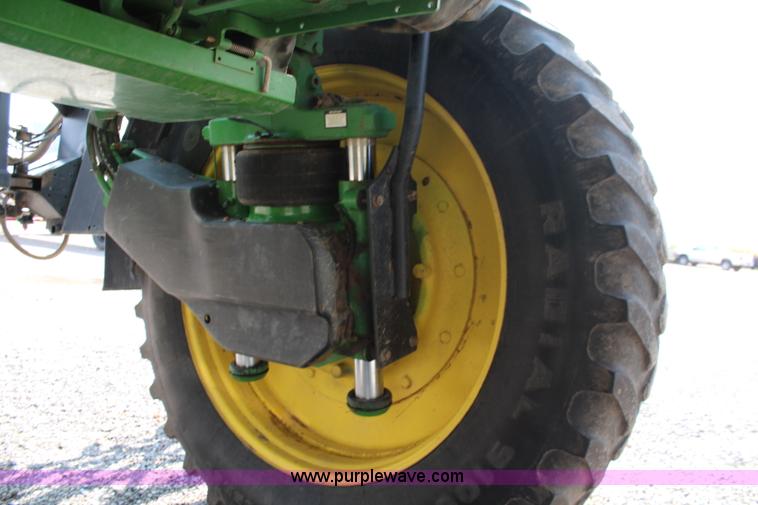 image for item J2131 2010 John Deere 4930 self-propelled sprayer