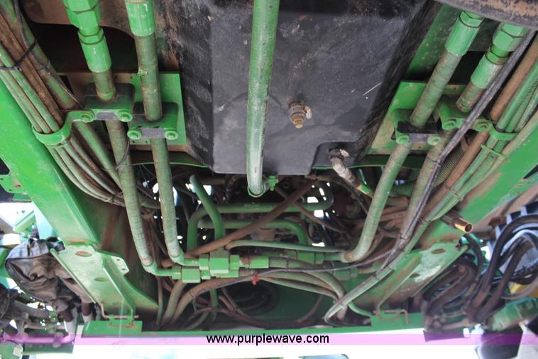 image for item J2131 2010 John Deere 4930 self-propelled sprayer