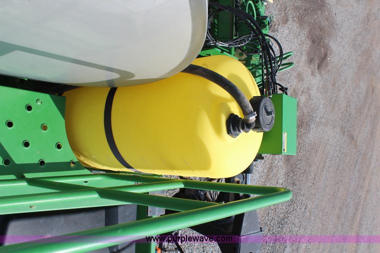 image for item J2131 2010 John Deere 4930 self-propelled sprayer