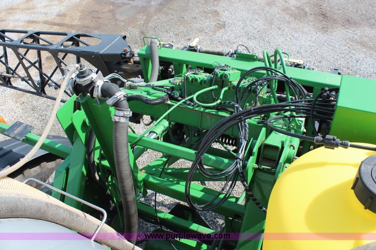 image for item J2131 2010 John Deere 4930 self-propelled sprayer