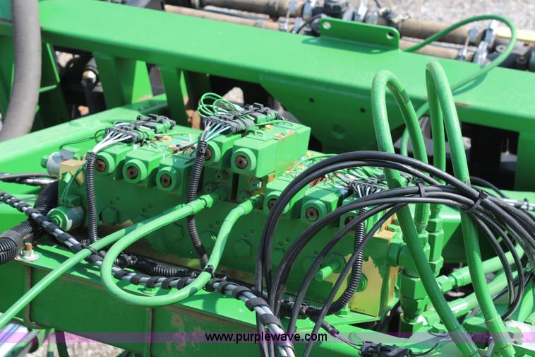 image for item J2131 2010 John Deere 4930 self-propelled sprayer