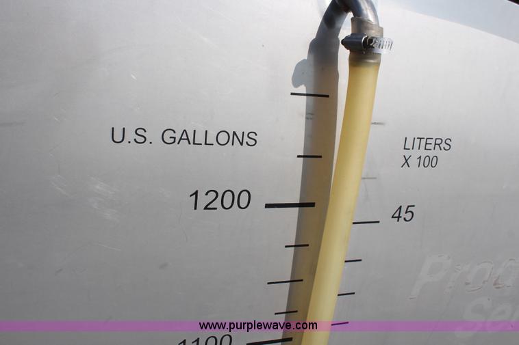 image for item J2131 2010 John Deere 4930 self-propelled sprayer