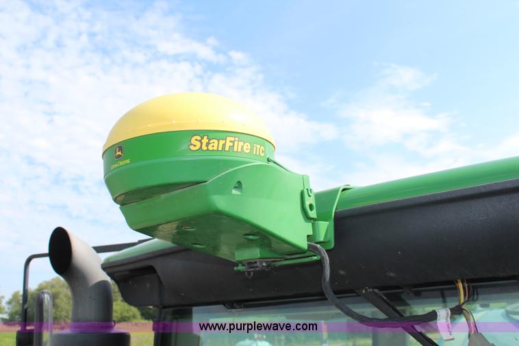 image for item J2131 2010 John Deere 4930 self-propelled sprayer