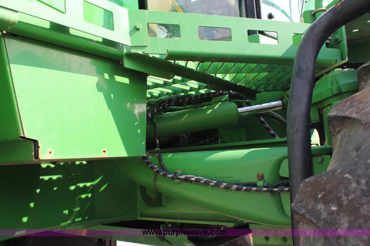 image for item J2131 2010 John Deere 4930 self-propelled sprayer