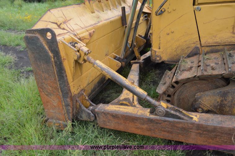 image for item AW9180 1989 Caterpillar D6H dozer