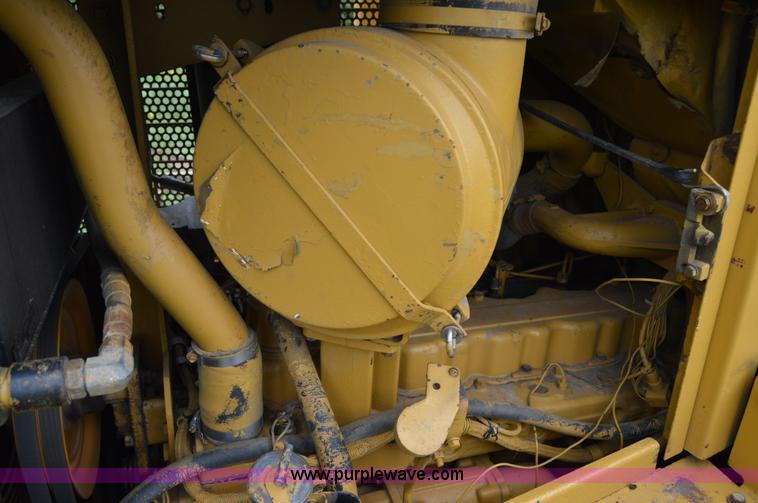 image for item AW9180 1989 Caterpillar D6H dozer