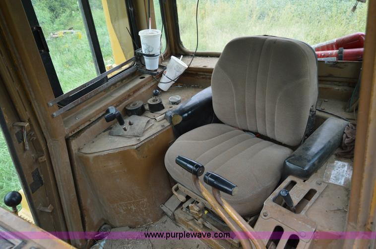 image for item AW9180 1989 Caterpillar D6H dozer