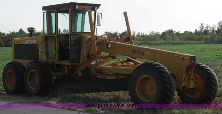 image for item AW9899 John Deere 770A articulated motor grader