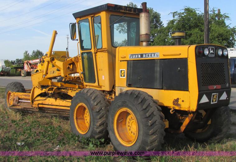 image for item AW9899 John Deere 770A articulated motor grader