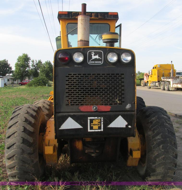 image for item AW9899 John Deere 770A articulated motor grader