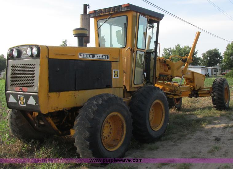 image for item AW9899 John Deere 770A articulated motor grader
