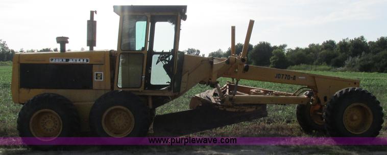 image for item AW9899 John Deere 770A articulated motor grader