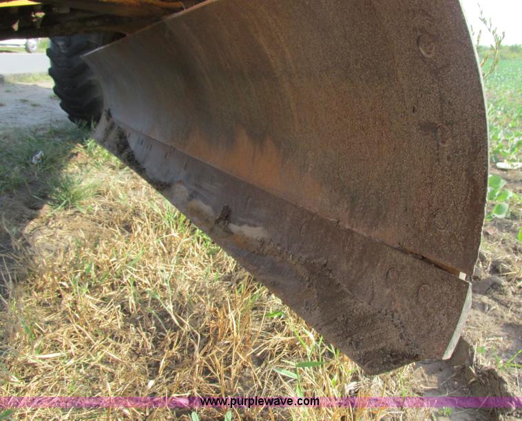 image for item AW9899 John Deere 770A articulated motor grader