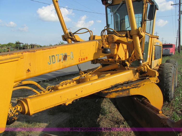 image for item AW9899 John Deere 770A articulated motor grader