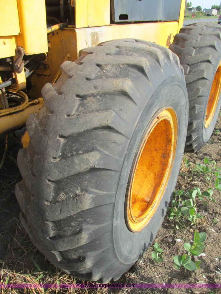 image for item AW9899 John Deere 770A articulated motor grader