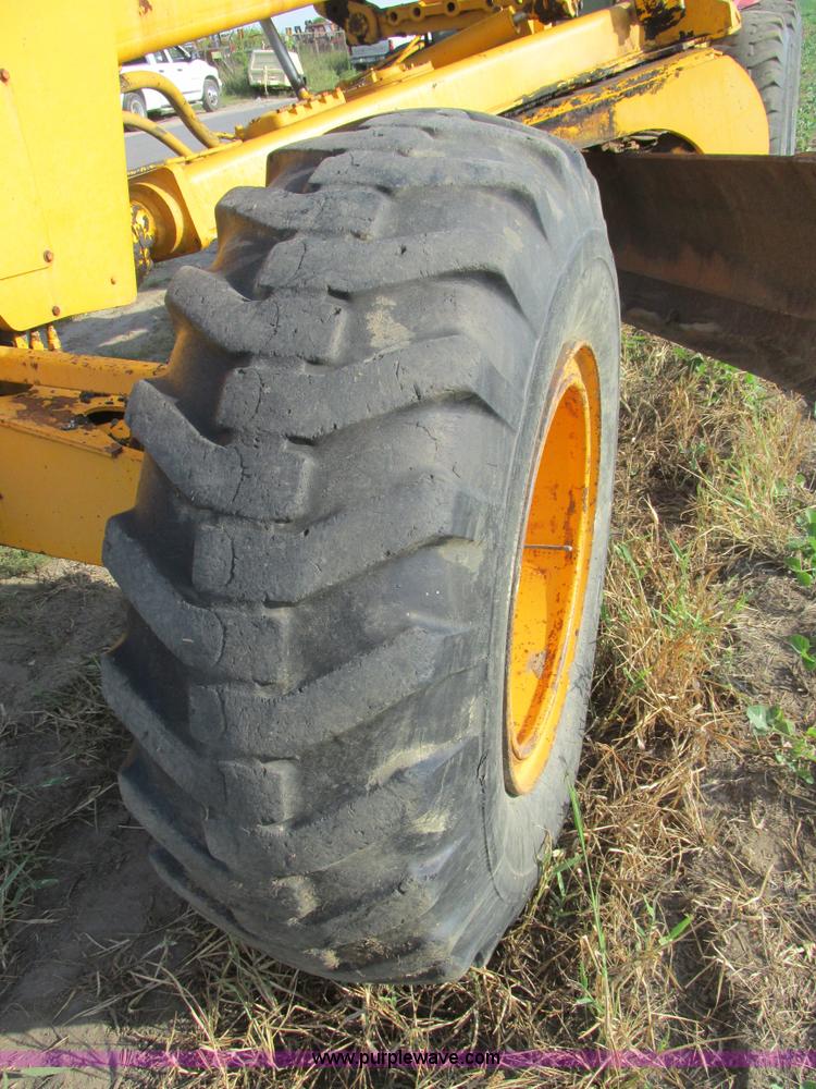 image for item AW9899 John Deere 770A articulated motor grader