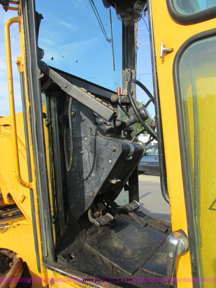 image for item AW9899 John Deere 770A articulated motor grader