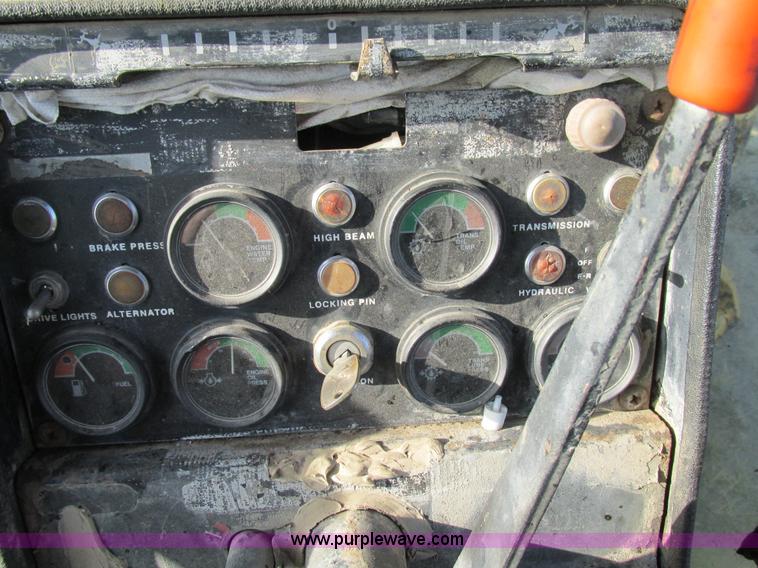 image for item AW9899 John Deere 770A articulated motor grader