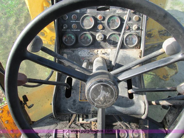 image for item AW9899 John Deere 770A articulated motor grader