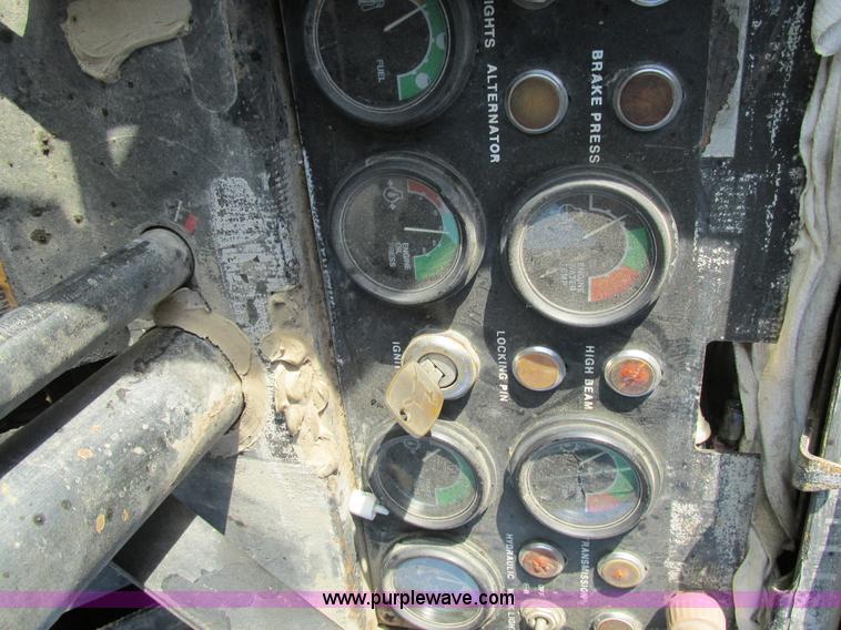 image for item AW9899 John Deere 770A articulated motor grader