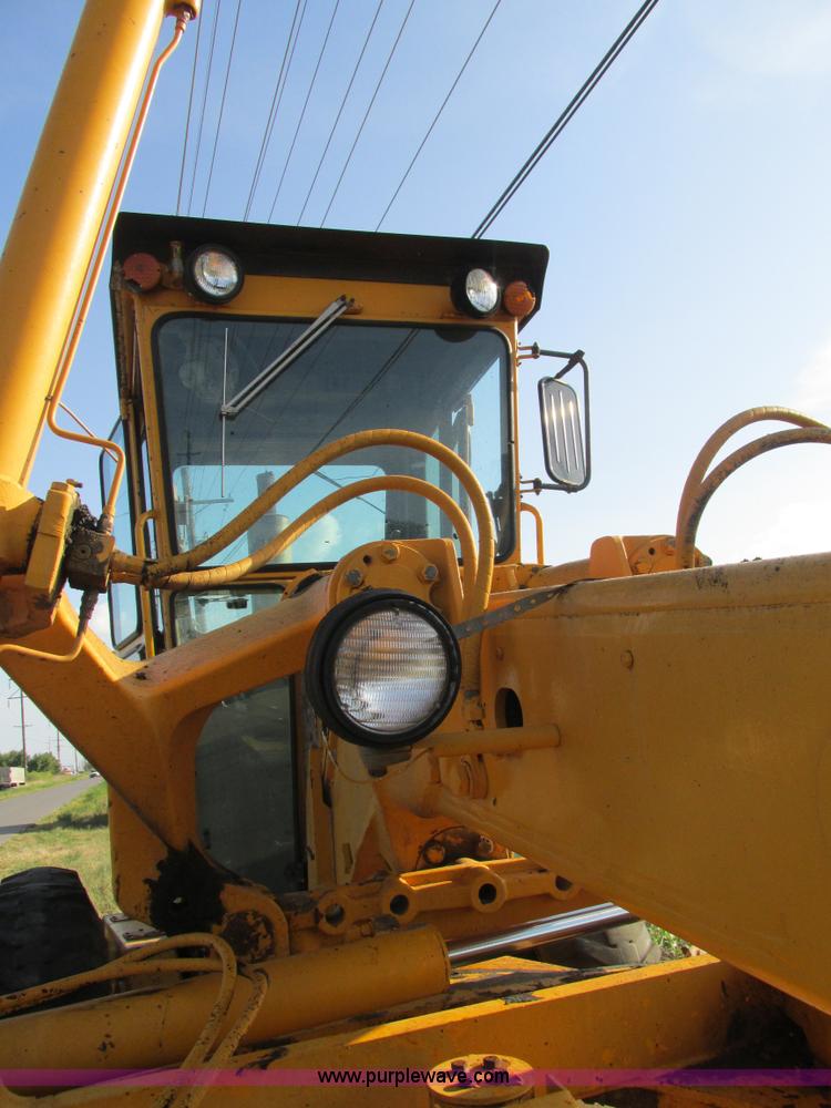 image for item AW9899 John Deere 770A articulated motor grader