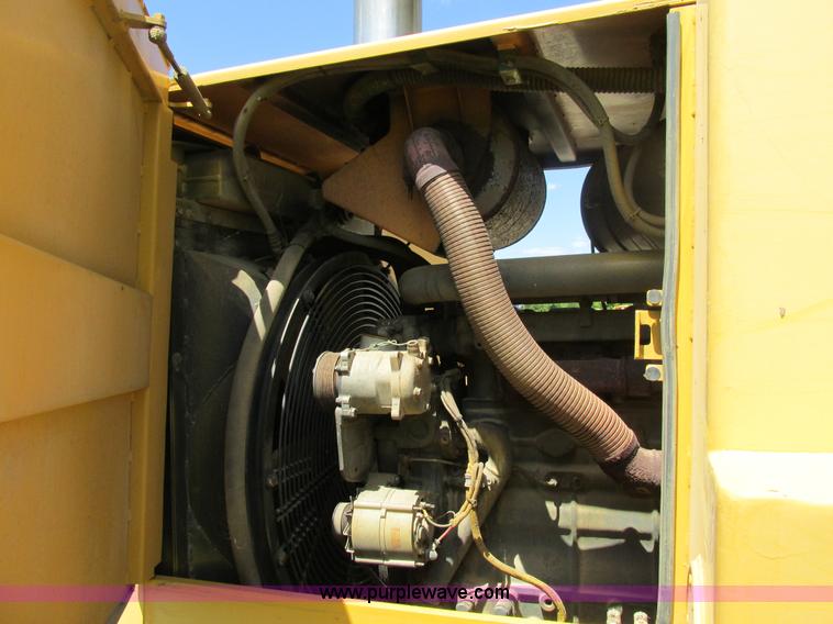 image for item AW9907 2001 Liebherr-America LR632 track loader