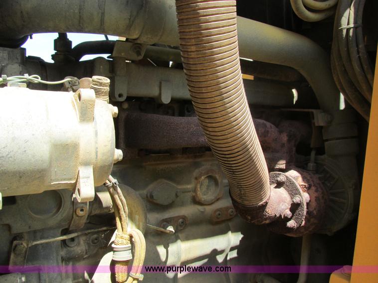 image for item AW9907 2001 Liebherr-America LR632 track loader