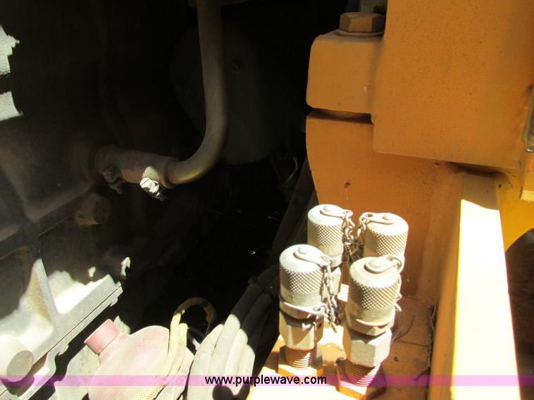 image for item AW9907 2001 Liebherr-America LR632 track loader