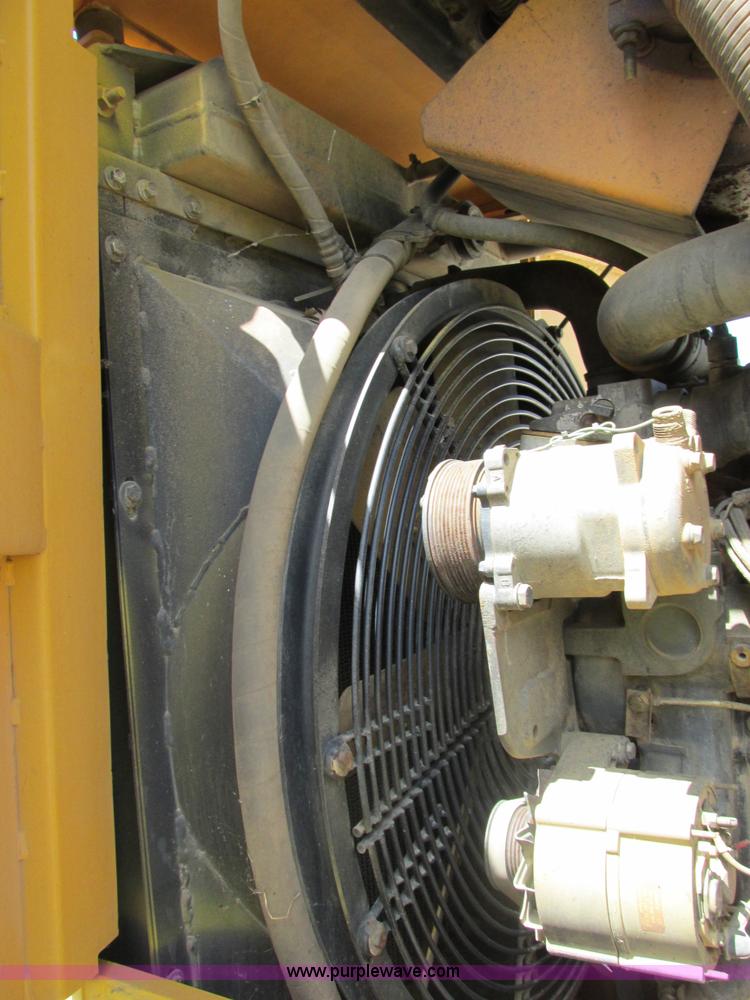 image for item AW9907 2001 Liebherr-America LR632 track loader