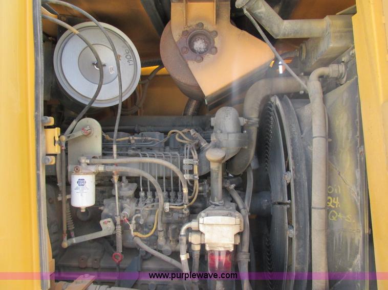 image for item AW9907 2001 Liebherr-America LR632 track loader