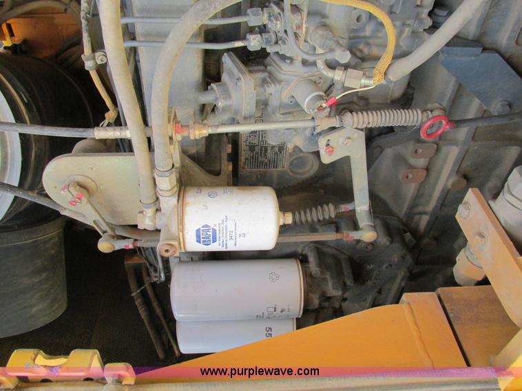 image for item AW9907 2001 Liebherr-America LR632 track loader