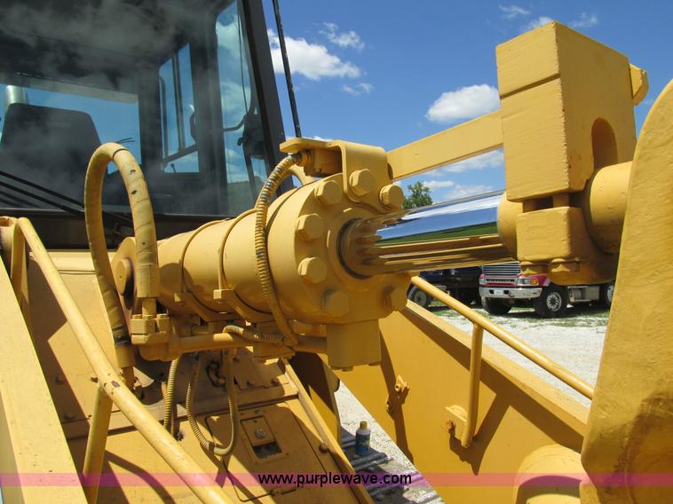 image for item AW9907 2001 Liebherr-America LR632 track loader