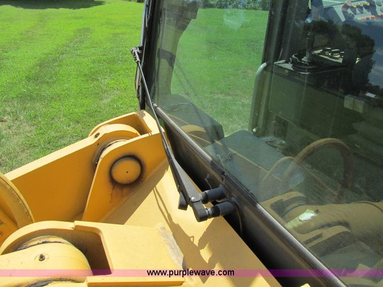 image for item AW9907 2001 Liebherr-America LR632 track loader