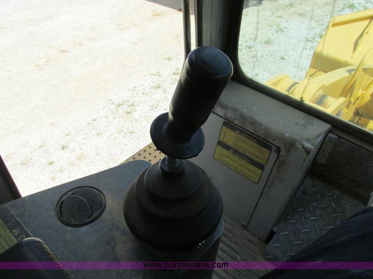 image for item AW9907 2001 Liebherr-America LR632 track loader