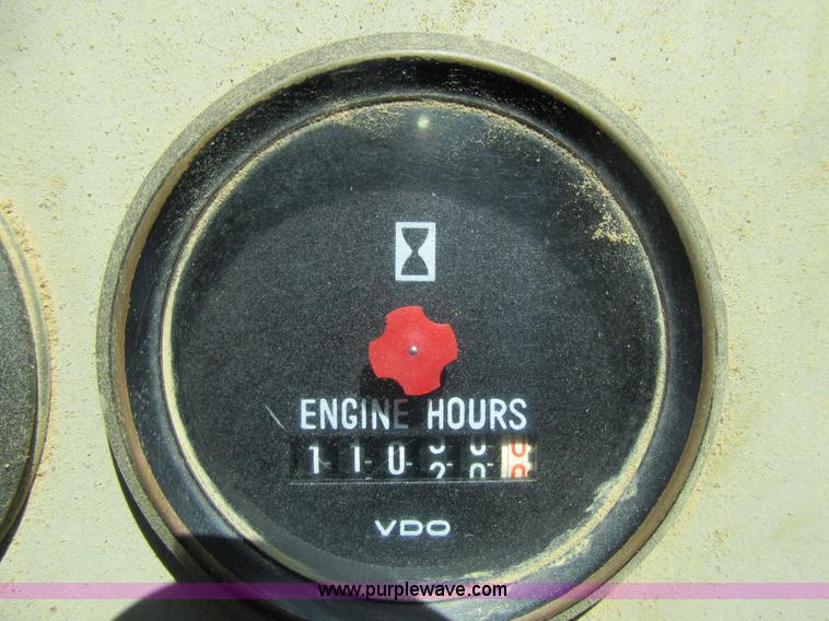 image for item AW9907 2001 Liebherr-America LR632 track loader