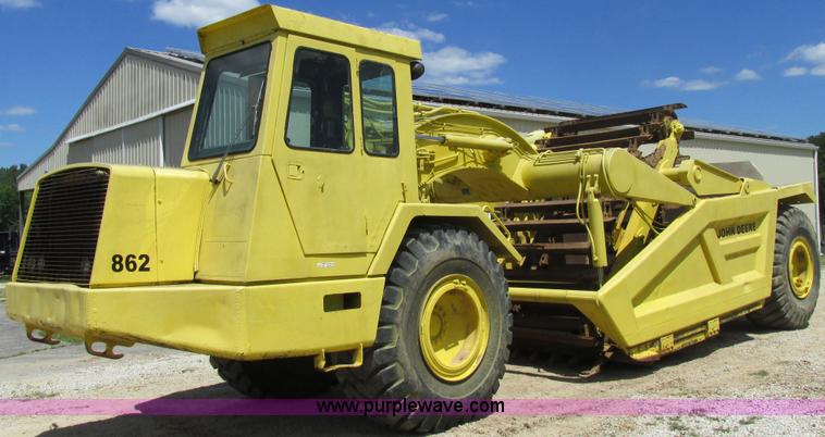 image for item AW9908 1984 John Deere 862 elevating scraper