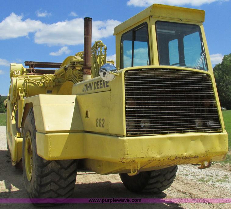 image for item AW9908 1984 John Deere 862 elevating scraper