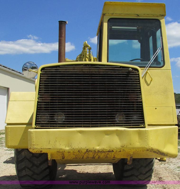 image for item AW9908 1984 John Deere 862 elevating scraper