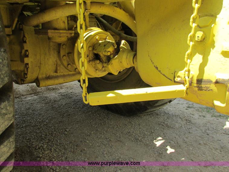 image for item AW9908 1984 John Deere 862 elevating scraper