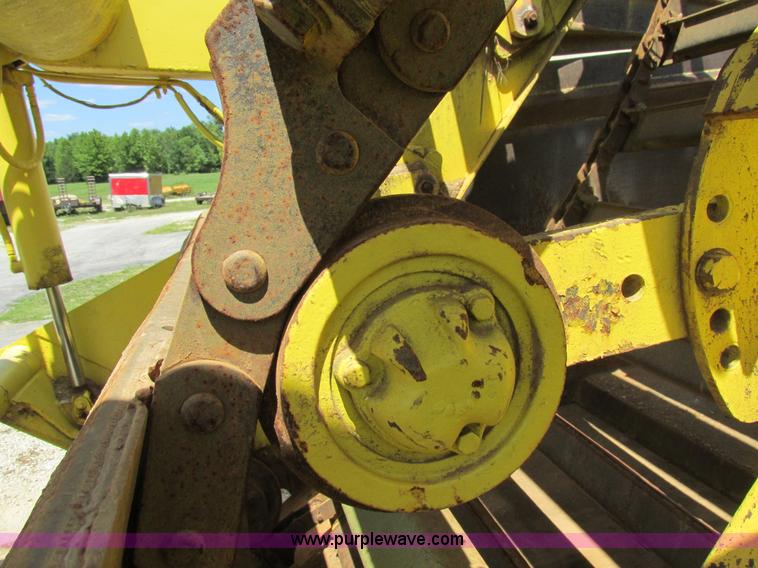 image for item AW9908 1984 John Deere 862 elevating scraper