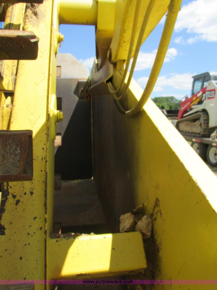 image for item AW9908 1984 John Deere 862 elevating scraper