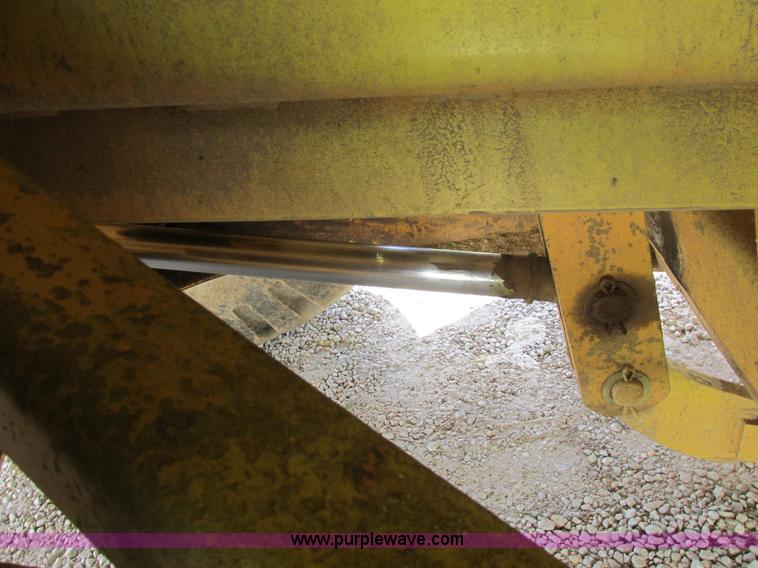 image for item AW9908 1984 John Deere 862 elevating scraper